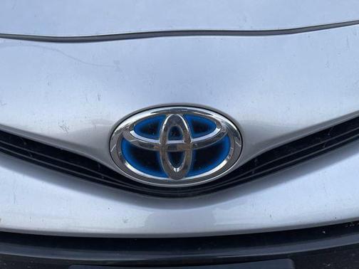 Classic Silver Metallic 2017 Toyota Prius v Two