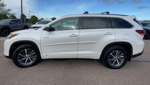 Blizzard Pearl 2018 Toyota Highlander Hybrid XLE