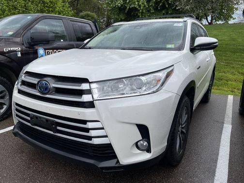 Blizzard Pearl 2018 Toyota Highlander Hybrid XLE
