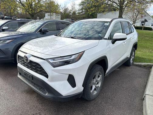 2022 Toyota RAV4 XLE