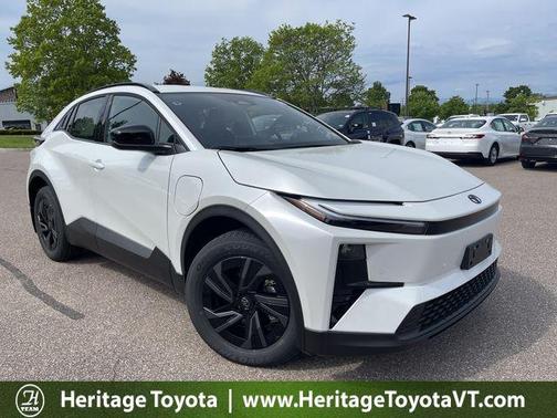 Pearl 2026 Toyota C-HR SE