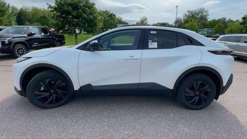 Pearl 2026 Toyota C-HR SE