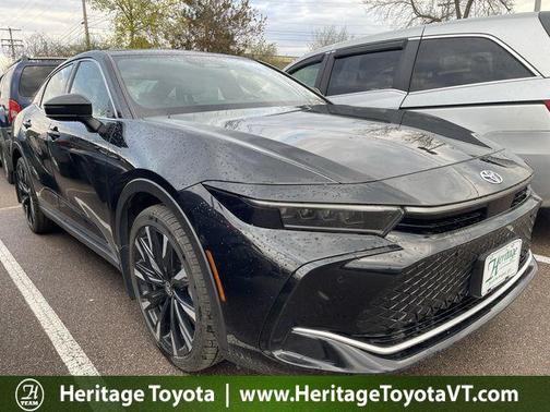 Black 2023 Toyota Crown Platinum