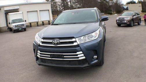 Shoreline Blue Pearl 2019 Toyota Highlander XLE