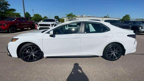 Ice Cap 2024 Toyota Camry SE