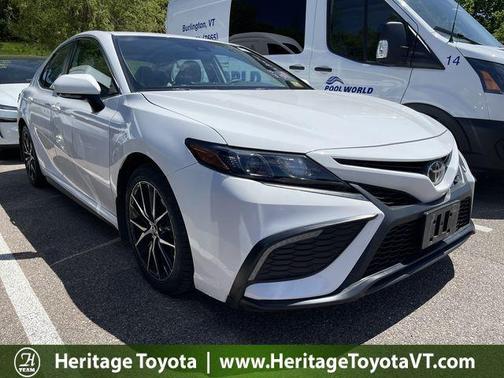 Ice Cap 2024 Toyota Camry SE