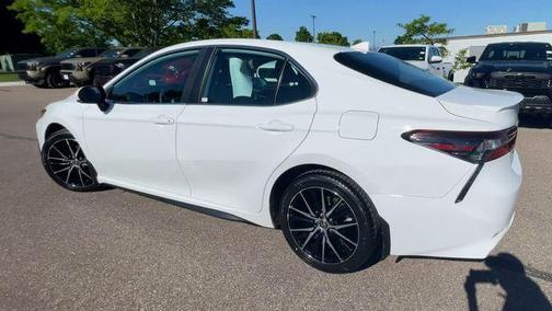 Ice Cap 2024 Toyota Camry SE