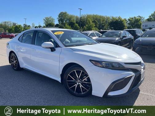 Ice Cap 2024 Toyota Camry SE