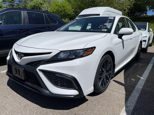 Ice Cap 2024 Toyota Camry SE