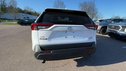 Ice 2025 Toyota RAV4 Hybrid LE