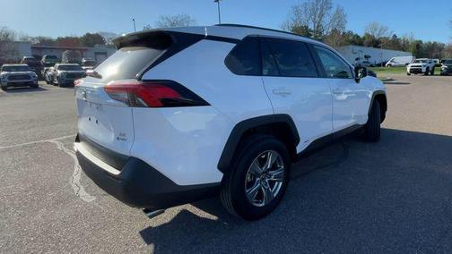 Ice 2025 Toyota RAV4 Hybrid LE