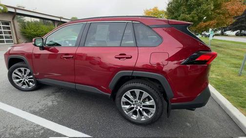 2022 Toyota RAV4 XLE Premium
