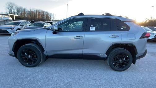 2025 Toyota RAV4 Hybrid SE