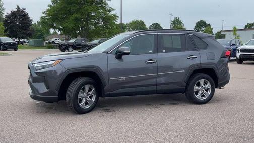 2022 Toyota RAV4 XLE