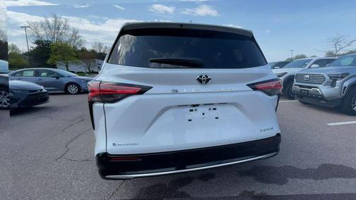 Wind Chill Pearl 2026 Toyota Sienna Platinum