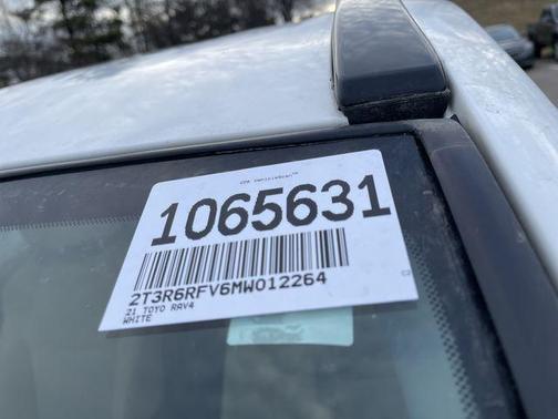 Super White 2021 Toyota RAV4 Hybrid XLE