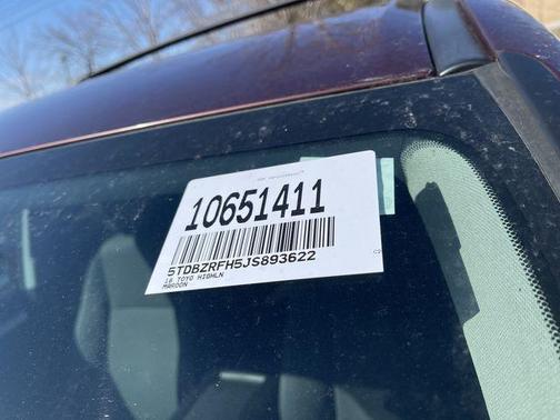 Maroon 2018 Toyota Highlander LE