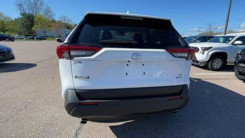 Ice 2025 Toyota RAV4 Hybrid LE
