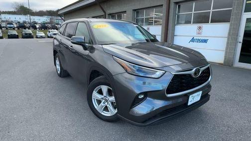 2022 Toyota Highlander LE