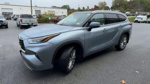 2021 Toyota Highlander Hybrid Platinum