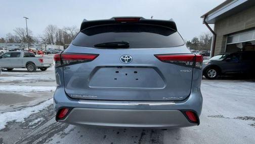 2021 Toyota Highlander Hybrid Platinum