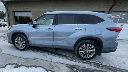 2021 Toyota Highlander Hybrid Platinum