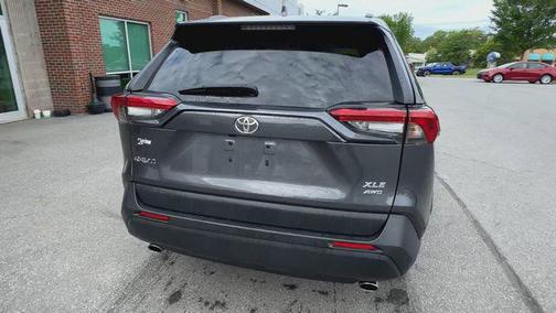 2022 Toyota RAV4 XLE