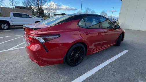 2024 Toyota Camry Hybrid SE