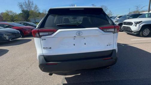 Ice 2025 Toyota RAV4 Hybrid LE