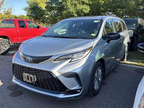2022 Toyota Sienna XSE 7 Passenger
