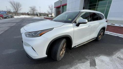 2022 Toyota Highlander Hybrid XLE