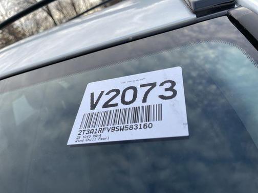 Wind Chill Pearl 2025 Toyota RAV4 XLE Premium