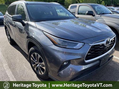 Magnetic Gray Metallic 2023 Toyota Highlander XLE