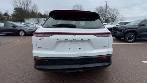 2025 Toyota Crown Signia Limited