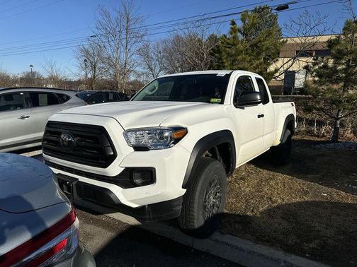 2022 Toyota Tacoma SR