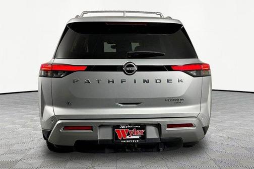 Brilliant Silver Metallic 2022 Nissan Pathfinder Platinum
