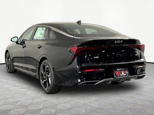 Aurora Black Pearl 2026 Kia K5 GT-Line
