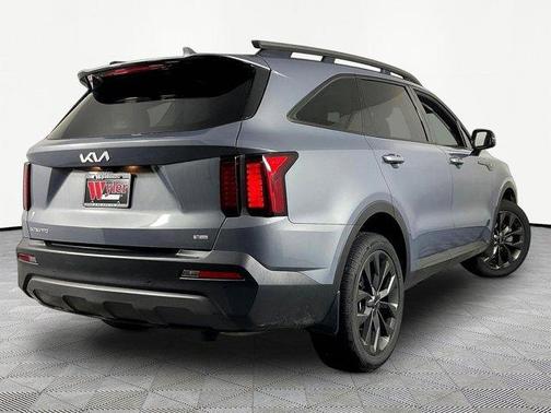Everlasting Silver 2023 Kia Sorento X-Line EX