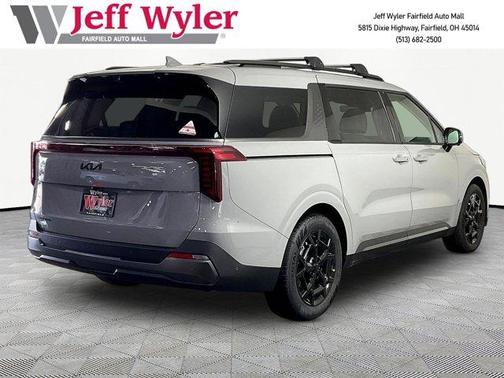 Ceramic Silver 2026 Kia Carnival SX Prestige