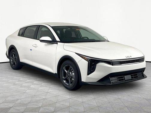 Snow White Pearl 2026 Kia K4 LXS