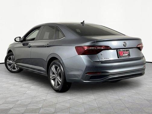 Platinum Gray Metallic 2023 Volkswagen Jetta 1.5T SE