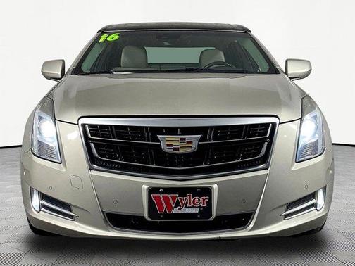 Silver Coast Metallic 2016 Cadillac XTS Luxury Collection