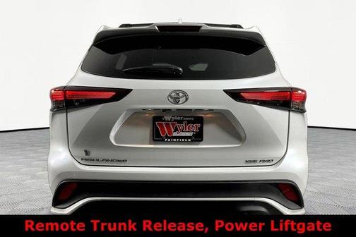 Pearl 2026 Toyota Highlander XLE