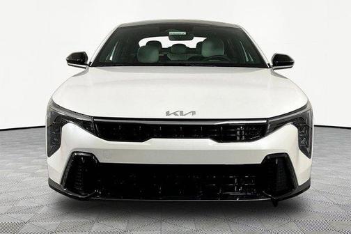 Snow White Pearl 2026 Kia K4 GT-LINE