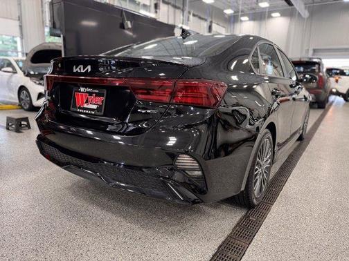Aurora Black 2023 Kia Forte GT-Line