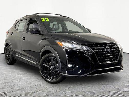 Super Black 2022 Nissan Kicks SR