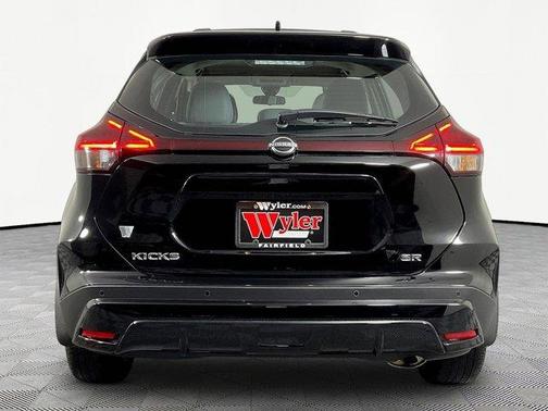 Super Black 2022 Nissan Kicks SR