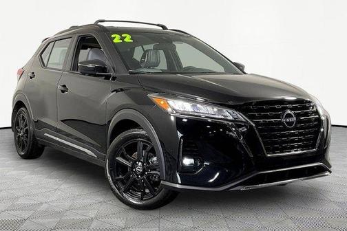 Super Black 2022 Nissan Kicks SR