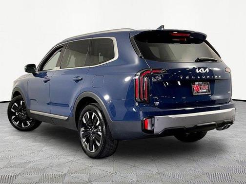 Midnight Black 2023 Kia Telluride SX
