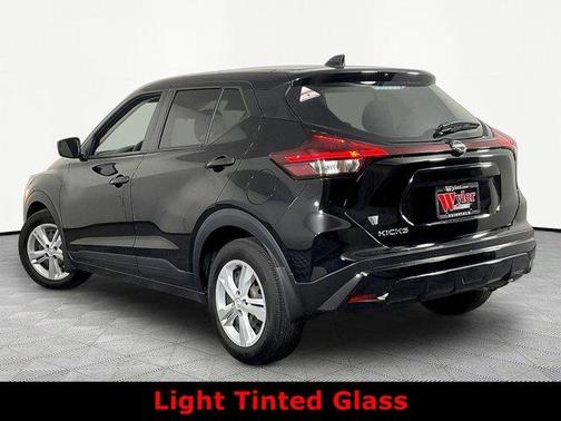 Super Black 2024 Nissan Kicks S